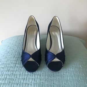 Satin wedge pumps